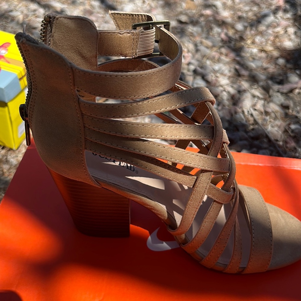 Comfortable casual heels